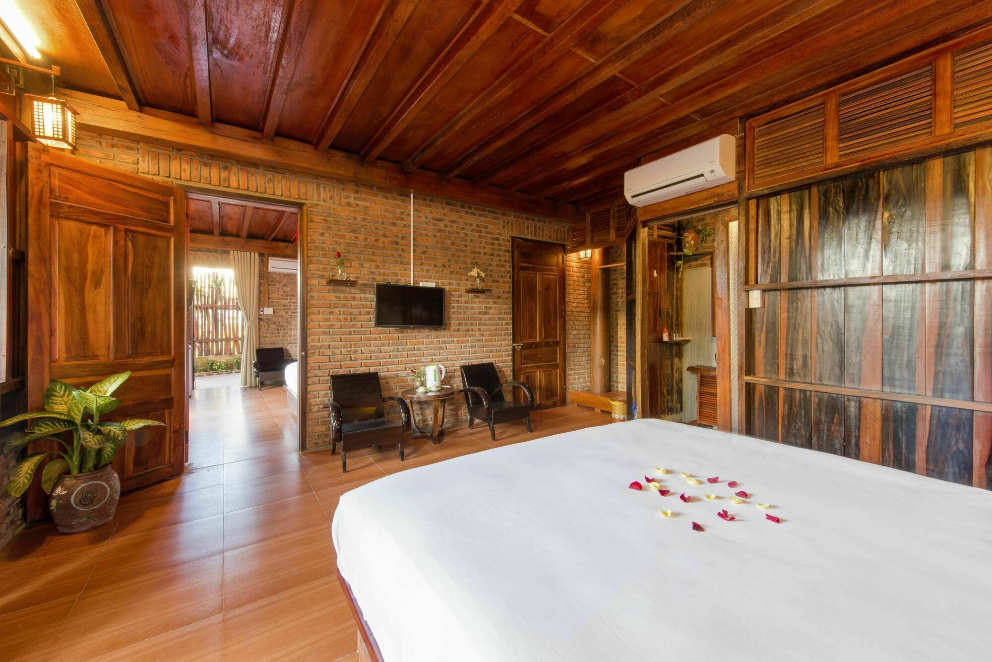 הוי אן Wooden Lodge Homestay Hoian מראה חיצוני תמונה